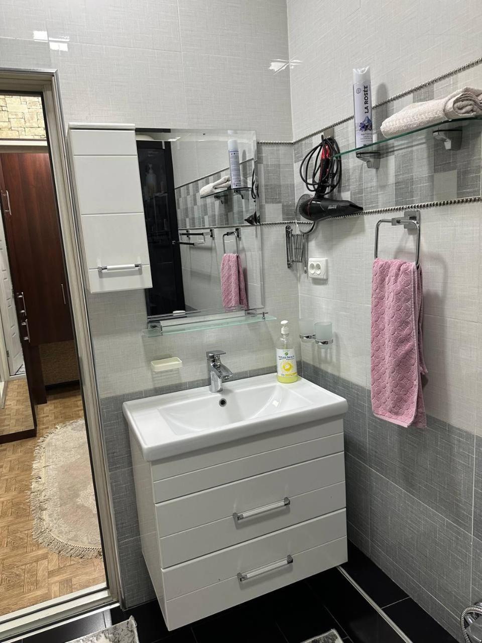 Hi-Tech Apartment In City Center Ташкент Екстер'єр фото